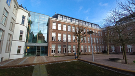 909583 Gezicht op het Johanna Hudiggebouw van de Universiteit Utrecht (Achter St. Pieter 200, voormalig Provinciehuis) ...